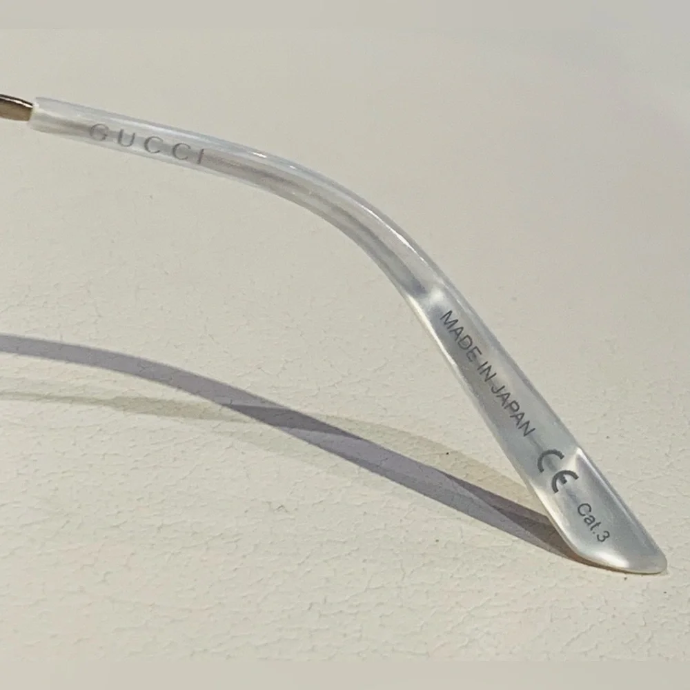 New Women’s Gucci Sunglasses - Picture 11 of 13